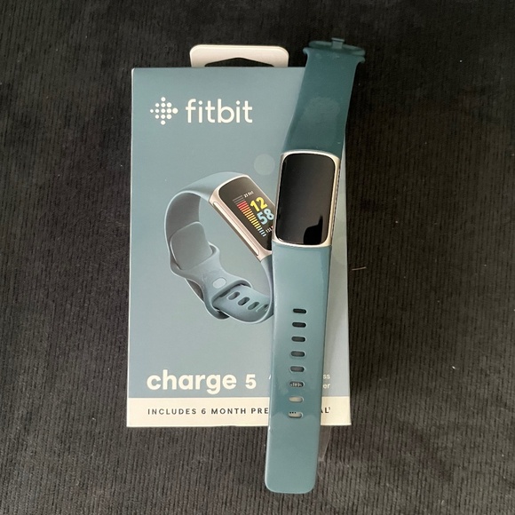 Fitbit Charge 5 Fitness & Health tracker, smart watch - Picture 2 of 9